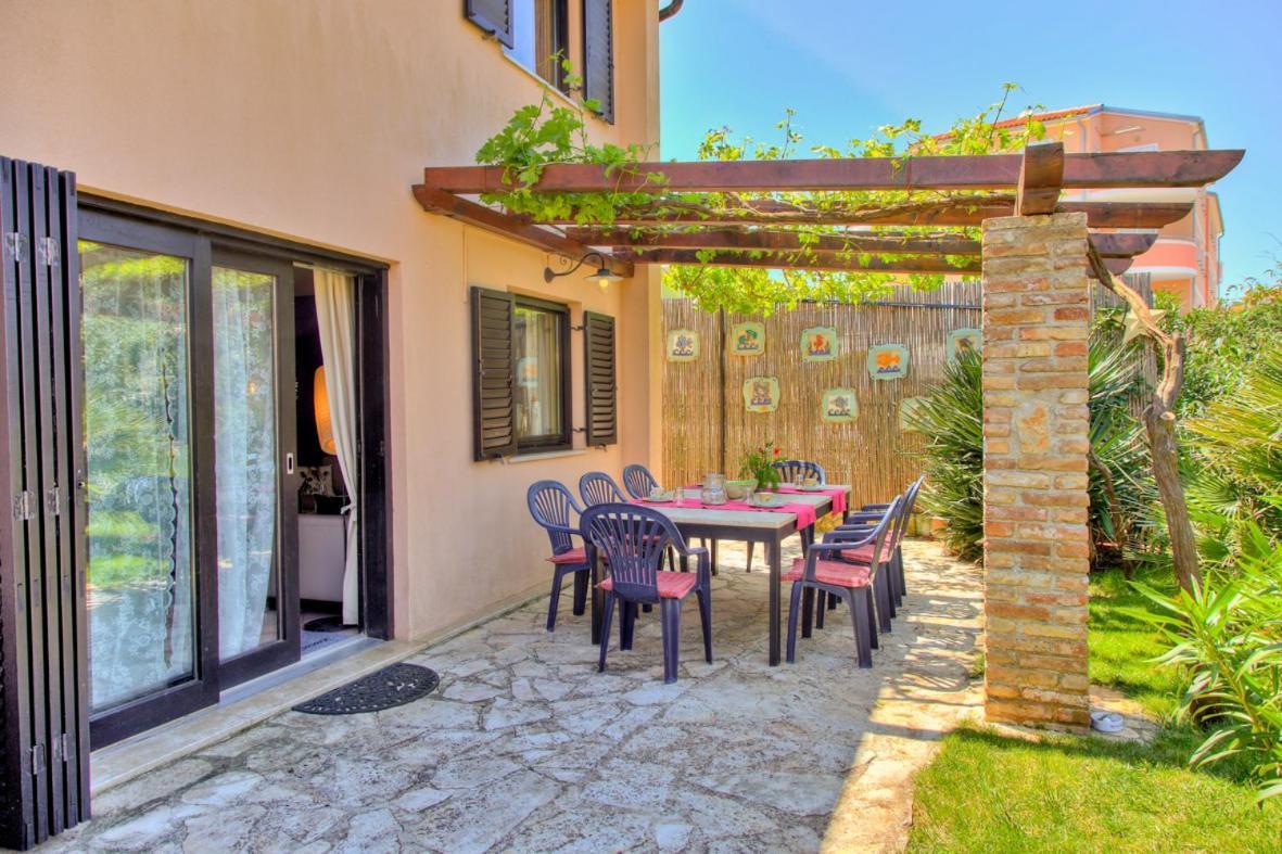 Villa Dolce Vita **** Premantura Kültér fotó