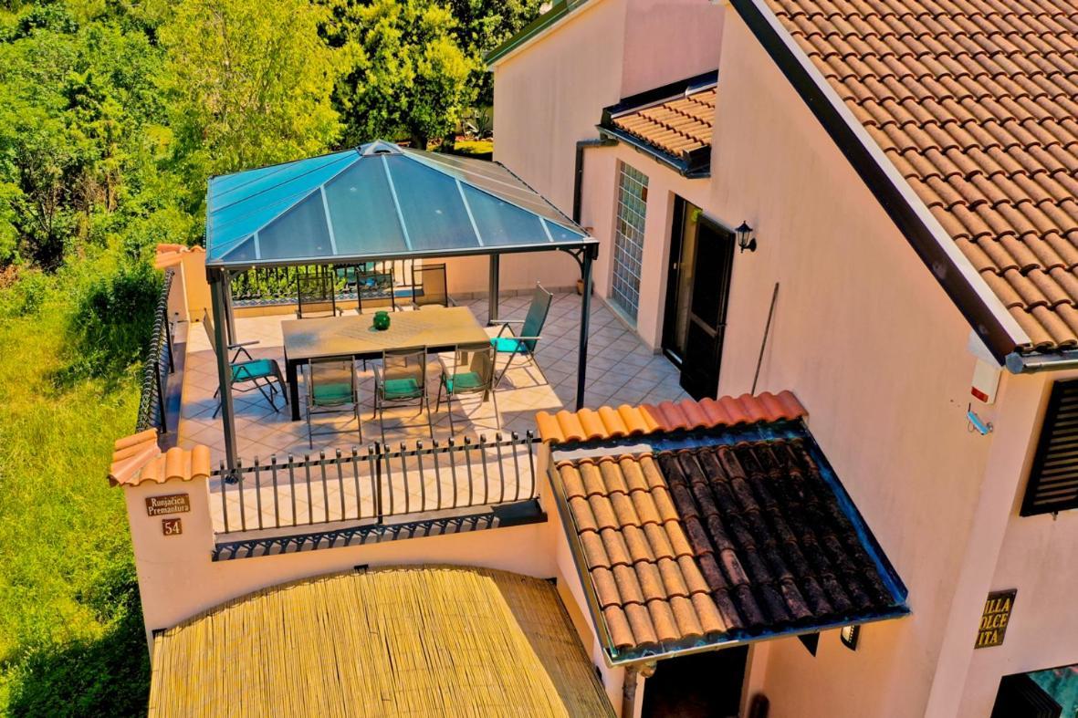 Villa Dolce Vita **** Premantura Kültér fotó